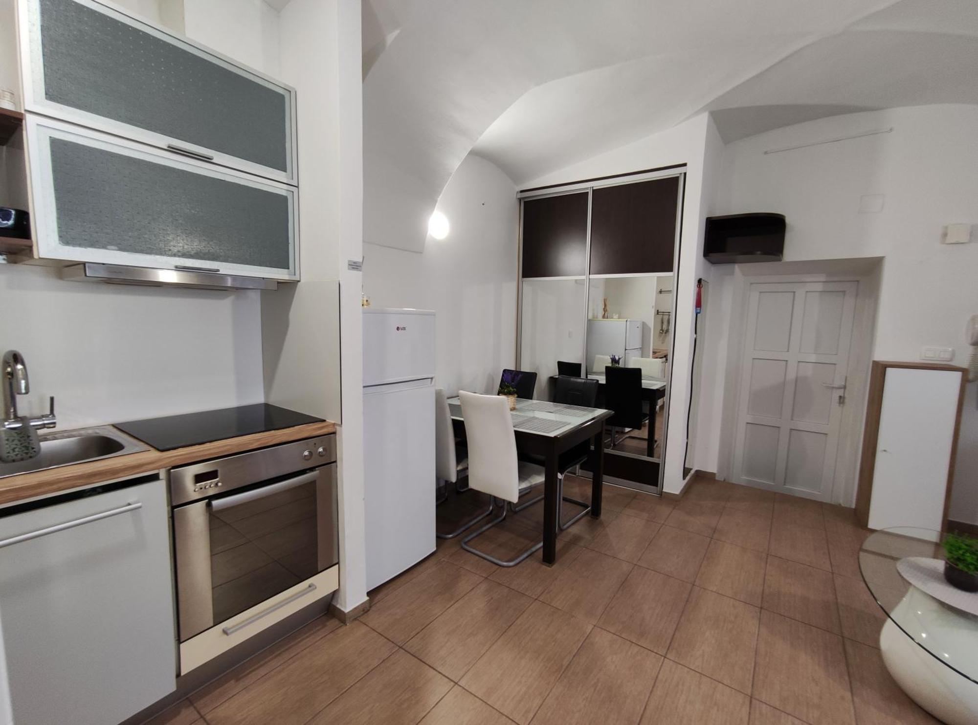 Studio Apartment Sisters 3-4 Ljubljana Extérieur photo