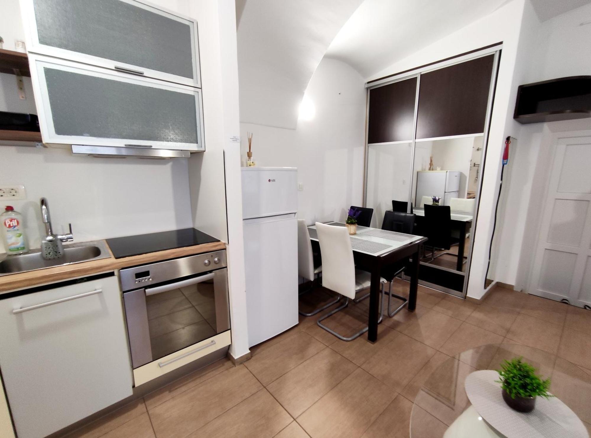 Studio Apartment Sisters 3-4 Ljubljana Extérieur photo